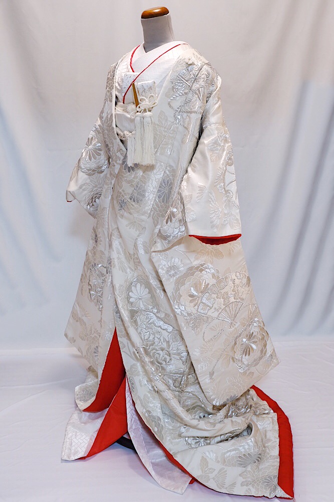 花嫁衣装を選ぶコツが知りたい…基礎知識をまとめました。 | 【和泉市 